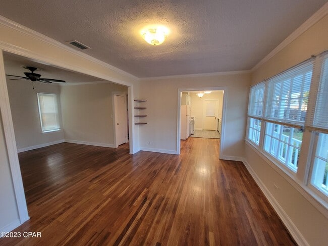 Photo - 317 S Macarthur Ave