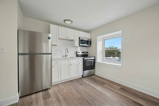 Photo - 109 W Queen Ln Unit 111 - 3F