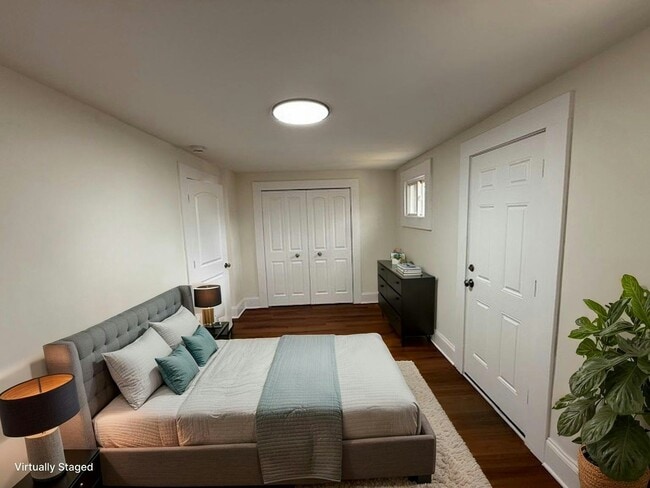 Photo - 1326 W 110th St