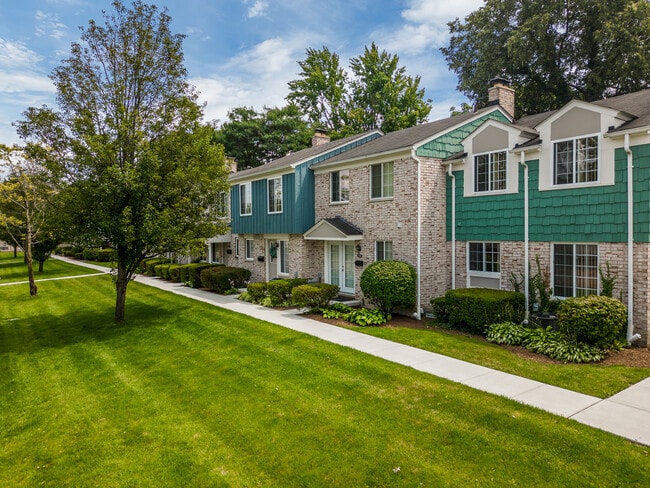 Edgewood Court North - Edgewood Court North Apartments