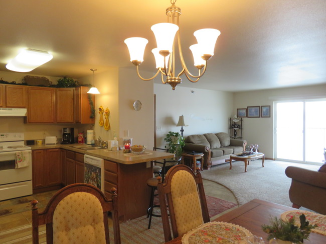 Open kitchen/dining/living room - 2505 40th Ave SE Apartamentos Unidad 22