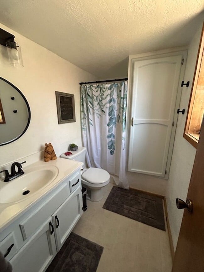 Photo - 272 Imperial Ave