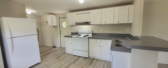 Photo - 2 Bedroom / 2 Bathroom Single Wide Callahan Mobile Home