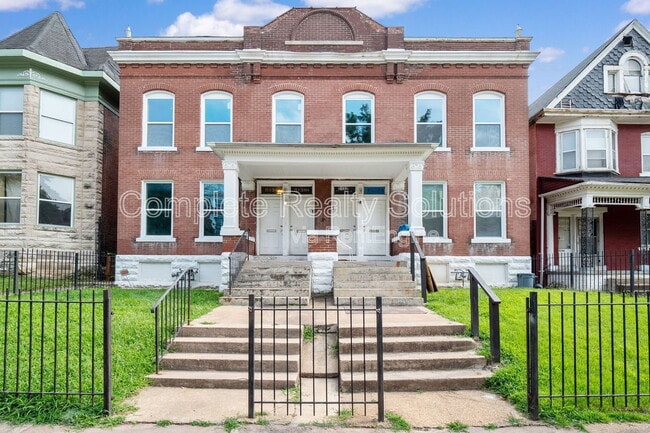 Building Photo - 5132 Kensington Ave Unit 2