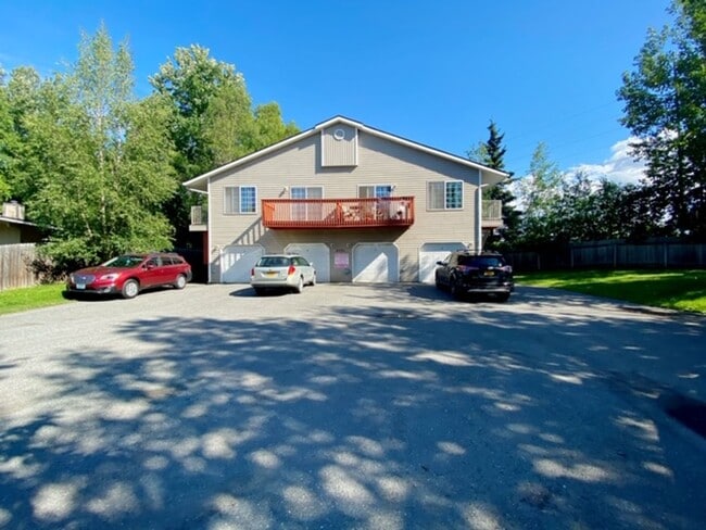 Building Photo - 2731 Lee St Unit D Rental