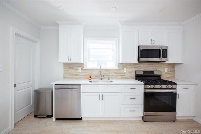 Photo - 310 Columbus Pkwy