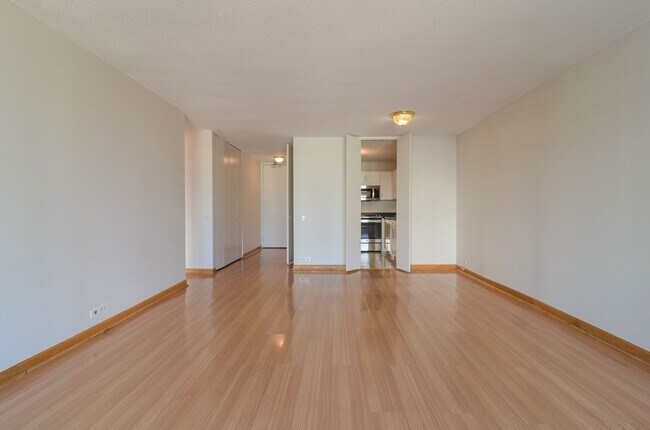 Photo - 405 N Wabash Ave