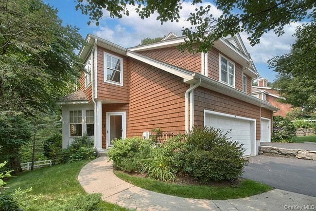 Building Photo - 1 Wyldwood Dr