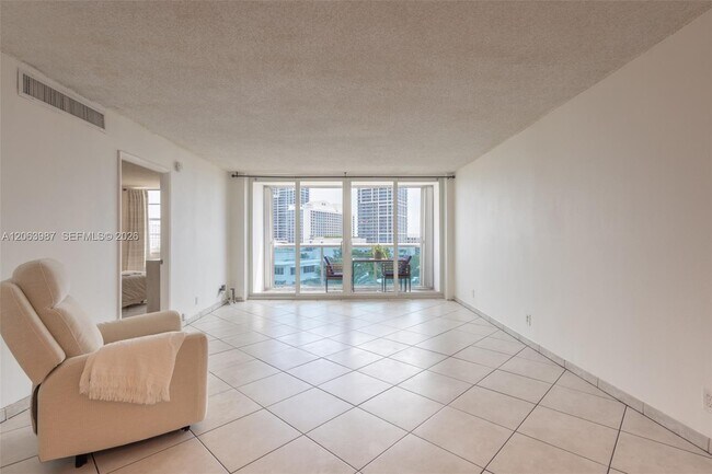 6770 Indian Creek Dr Unit 7B