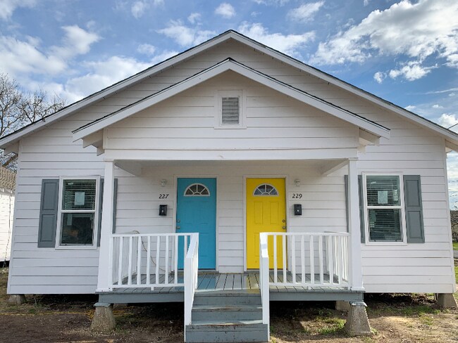 Photo - 227 W 3rd St