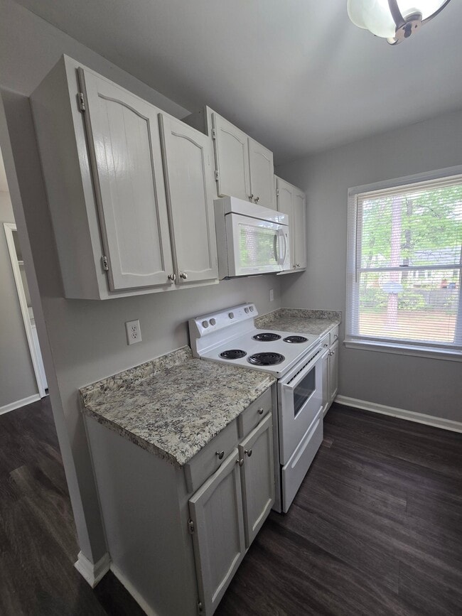Photo - 4452 Baxter Rd