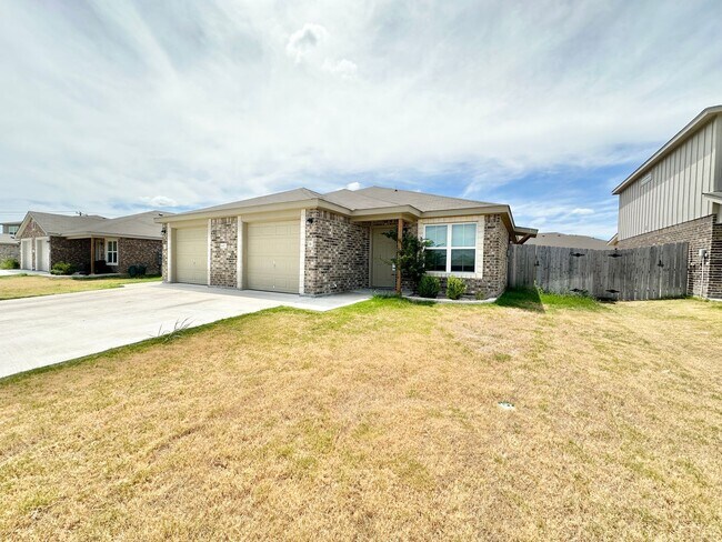 Photo - 1837 Clovis Dr