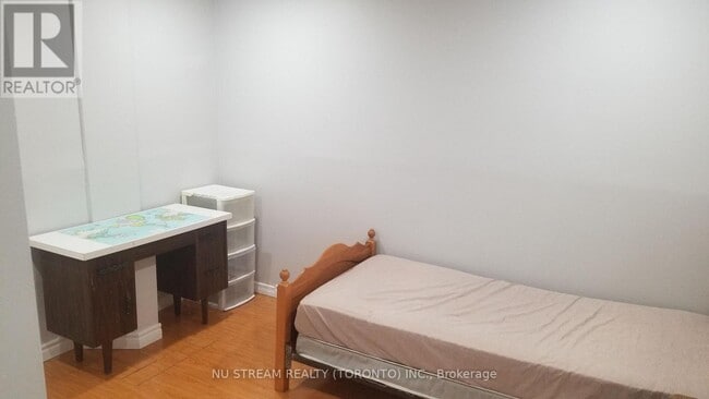 Photo - 1588 Princelea Pl