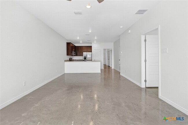 Photo - 620 Pacific Crest Trl