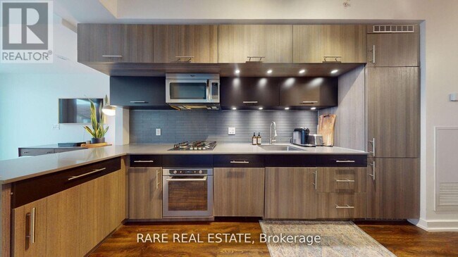 Photo - 205 Manning Ave Unit 102