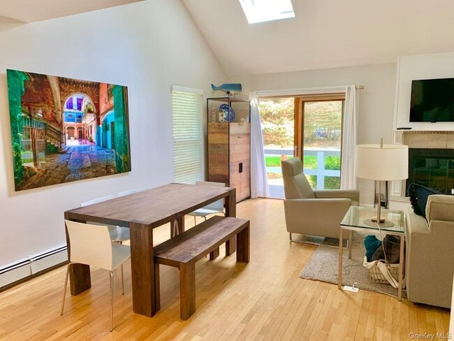 Photo - 61 Kings Point Rd