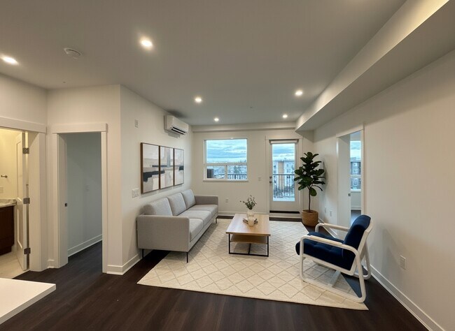 Photo - 5382-200 200 St