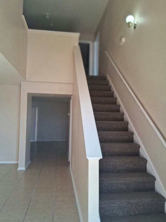 Photo - 874 Fillmore Dr