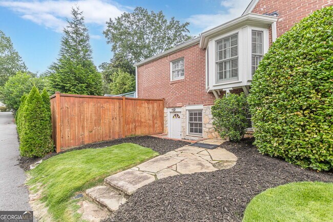 Photo - 1189 Reeder Cir NE