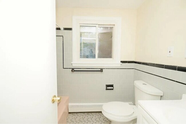 Photo - 19 Crossman St