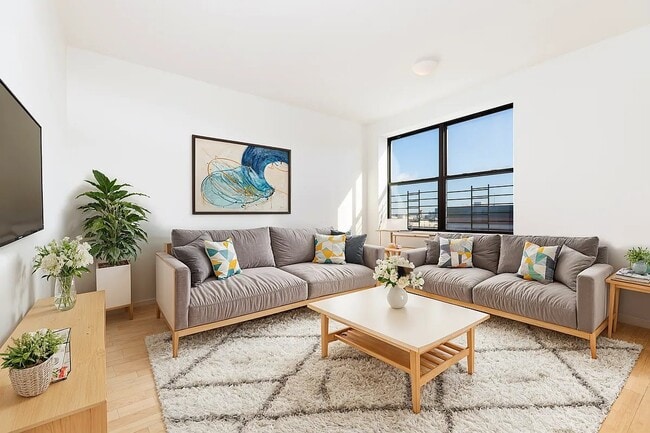 Photo - 150 Clermont Ave Unidad 14H