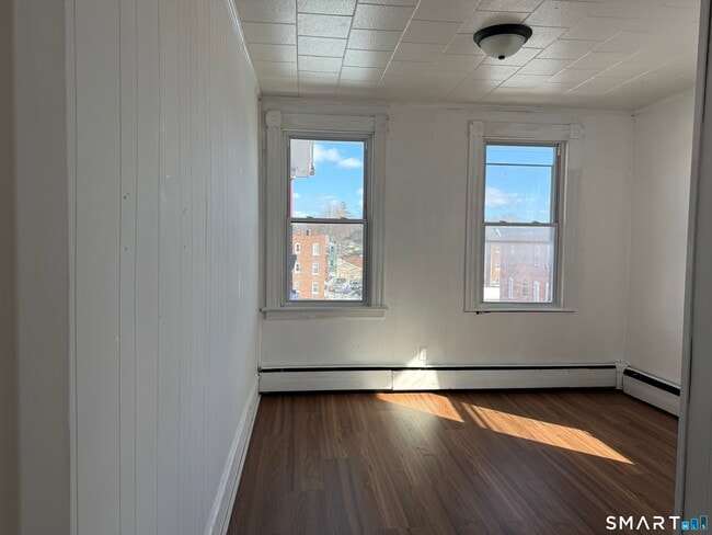 Photo - 198 Oak St Unit 3