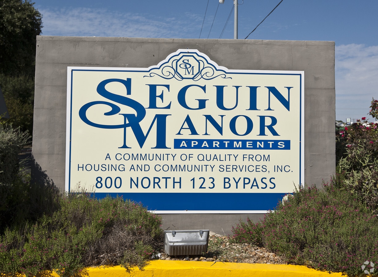 Photo - Seguin Manor Apartments