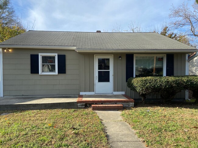 2 Bedroom, 1 Bathroom House in Reidsville! - 2 Bedroom, 1 Bathroom House in Reidsville!