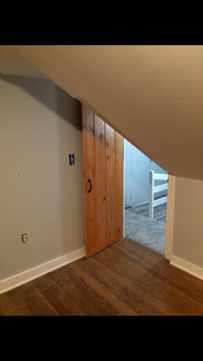 8 Thompson Ave Unit Apartment for rent Putnam, CT