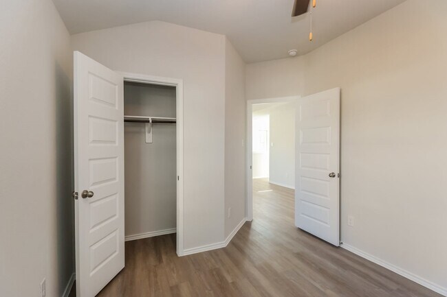 Photo - 10718 Sunlit St