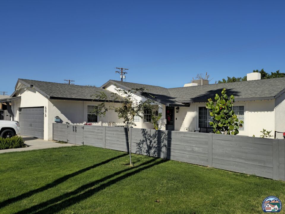 Photo - 696 Yucca Dr