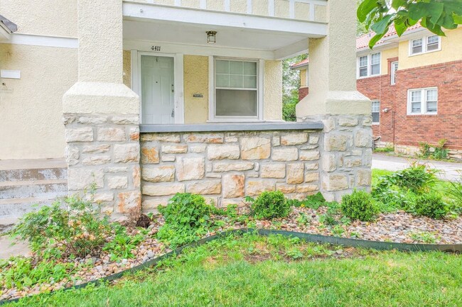 Photo - 5409-5411 Harrison St. Unit 5411 Harrison St. 1F