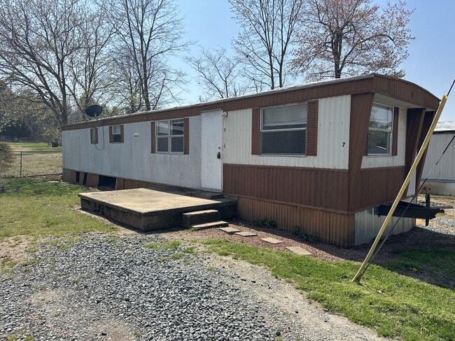 Photo - 7960 Reynolda Rd