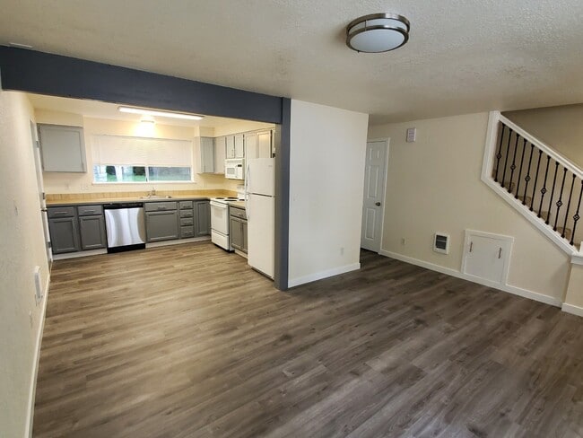 Photo - 821 Kaiser Rd NW Townhome