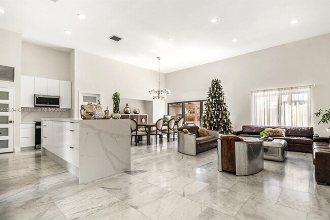 Photo - 513 Leslie Dr