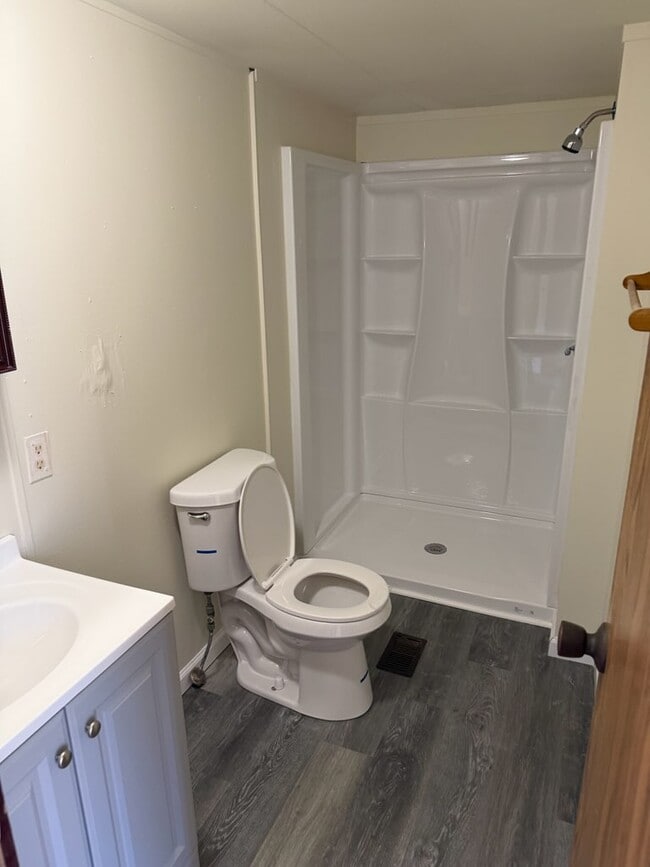 Photo - 210 Theresa Ln