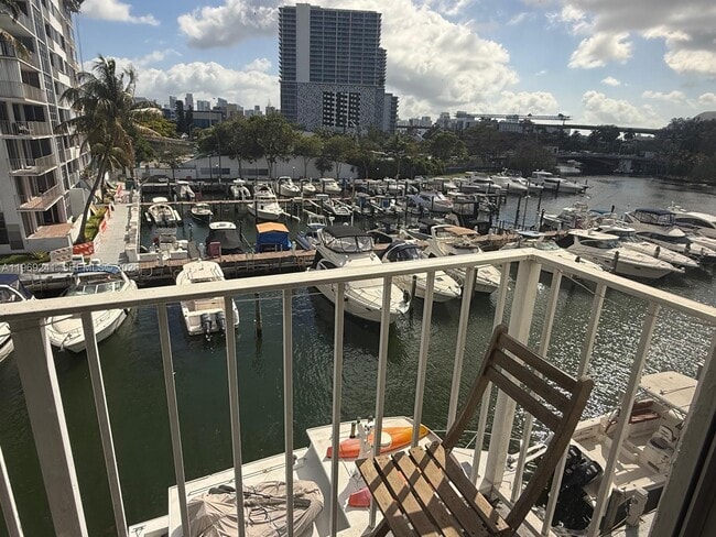 Photo - 1720 NW N River Dr Unit 408