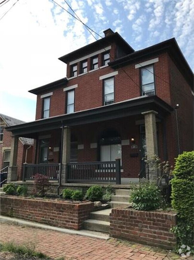 Building Photo - 301-305 E Sycamore St Unit 301 Rental