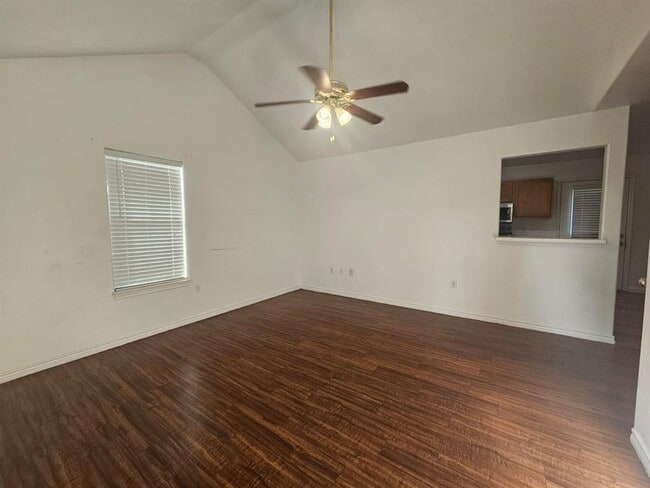 Photo - 606 Trinity St
