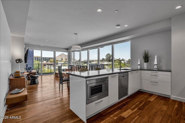 Photo - 4422 N 75th St Unit 3001