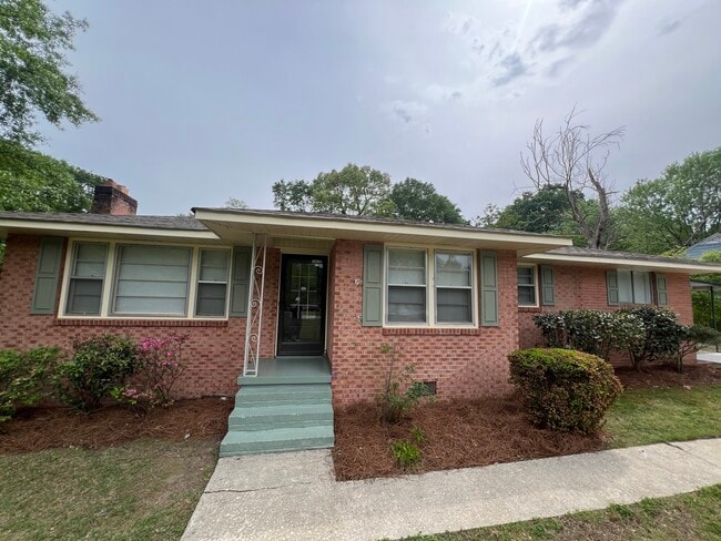 Building Photo - 206 Churchill Cir