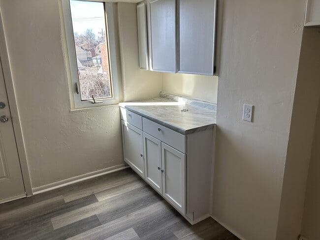 Photo - 651 Hollace St