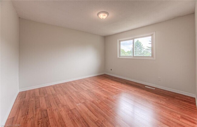 Photo - 129 Old Carriage Dr