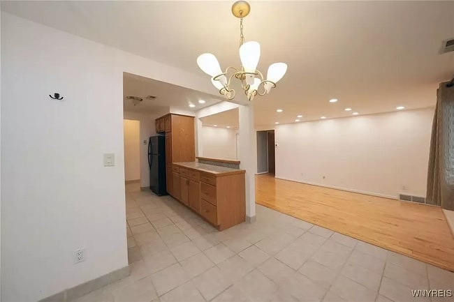 Building Photo - 5 Cambridge Sq Unit F