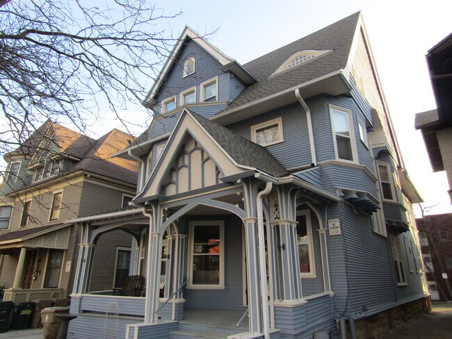 Historic Home built in 1898 - 308 N Carroll St Apartments Unit #2