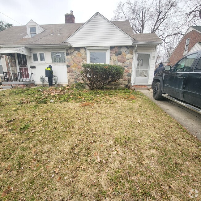 Building Photo - MENDOTA Rental