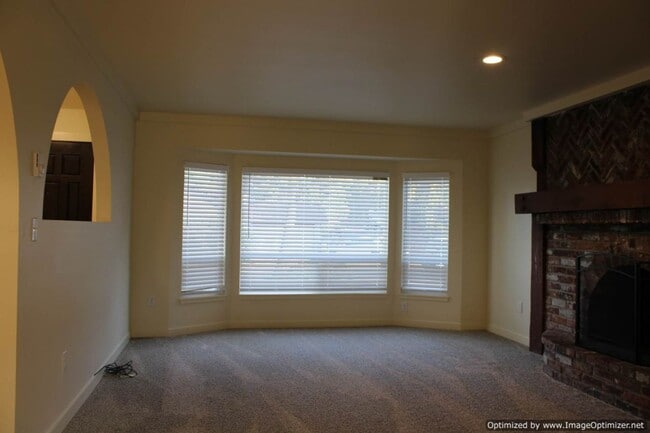 Photo - Bright Updated -2 bedroom 2 bath Duplex