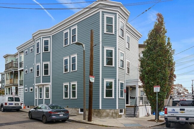 Building Photo - 26 Crescent Ave Unit 1