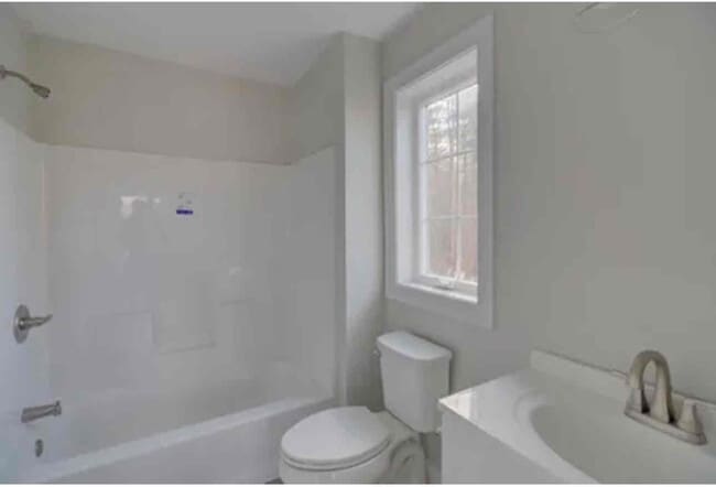 Photo - 89 W Main St