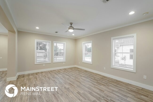 Photo - 9330 Crestview Dr